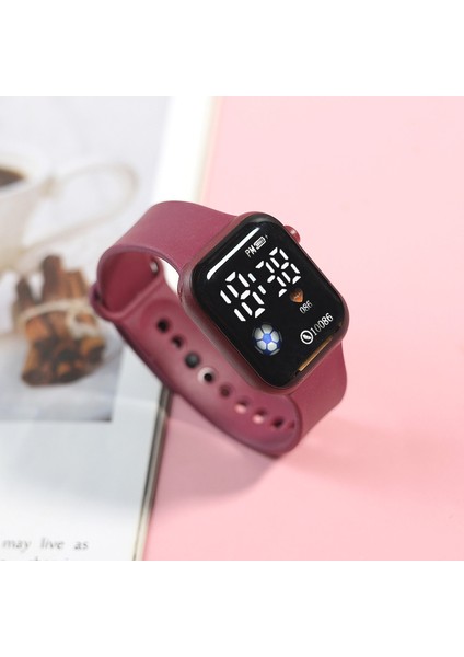 Kırmızı Futbol Spor Izle Kadınlar ve Erkekler Için Elektronik LED Dijital Saat Moda Rahat Basit Silikon Kadın Izle (Yurt Dışından)