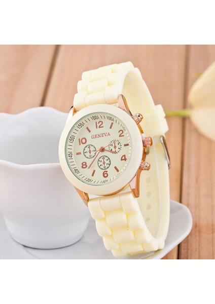 Bej 1 Adet/takım Fabrika Kaynağı Cenevre Silikon Izle Erkekler ve Kadınlar Için Çok Yönlü ve Şık Kuvars Saatler (Yurt Dışından)