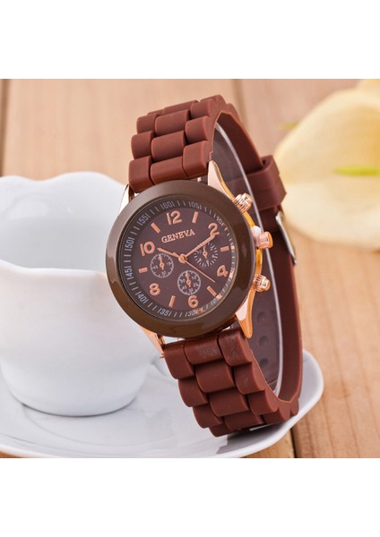 Bej 1 Adet/takım Fabrika Kaynağı Cenevre Silikon Izle Erkekler ve Kadınlar Için Çok Yönlü ve Şık Kuvars Saatler (Yurt Dışından) fiyatları