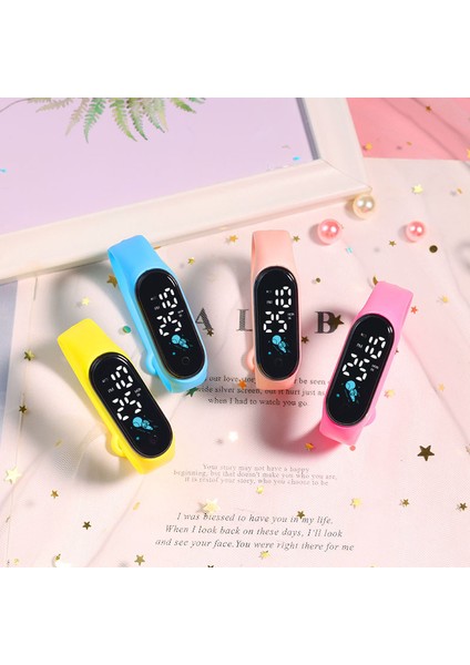 Astronot Pembe Yeni Çocuk Erkek Kız Hediyeler LED Dijital Saatler Gökkuşağı, Kalp, Astronot, Atlet ile Dokunmatik Ekran Elektronik Saat (Yurt Dışından) fırsatları