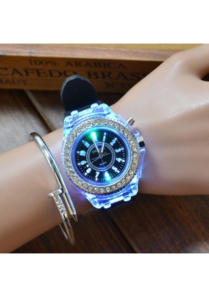 Açık Yeşil LED Işıklı Moda Taklidi Büyük Kadran Silikon Bant Analog Saat Temizle Vaka Kuvars Saatler Çocuklar Için LED Işık Izle (Yurt Dışından)