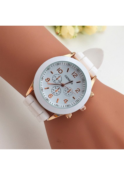 Beyaz 1 Adet/takım Fabrika Kaynağı Cenevre Silikon Izle Erkekler ve Kadınlar Için Çok Yönlü ve Şık Kuvars Saatler (Yurt Dışından)