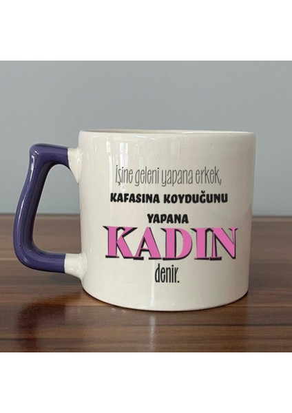 Işine Geleni Yapana Erkek Baskılı Kadınlar Günü Mor Kulplu D Kupa