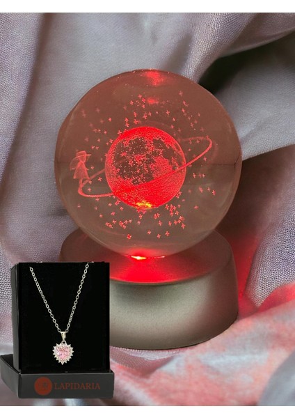 Satürn Temalı Işıklı 3D LED Işıklı Cam Küre ve Gümüş Renk Kaplama Pembe Taş Kalp Kolye Hediye