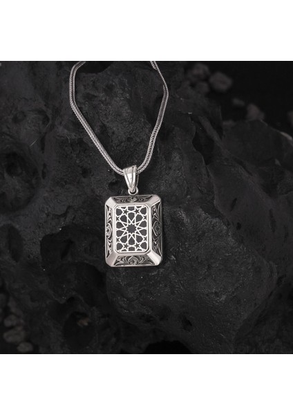 925 Ayar Gümüş Karartmalı Yıldız Desenli Erkek Kolye