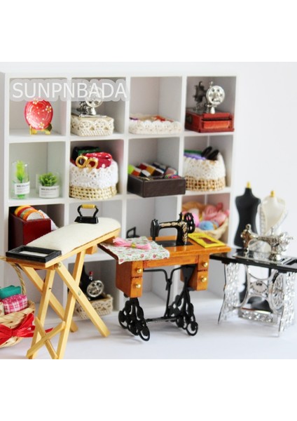 Turuncu Tarzı 1:12 Ölçekli Minyatür Dollhouse Dikiş Makinesi Mini Ev Ütü Masası Çalışma Kutusu Terzi Dükkanı Mobilya Dekorasyon Aksesuarları (Yurt Dışından) fiyatları
