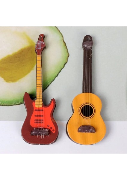 2 Adet Stili Kaldır Bebek Evi Aksesuarları Minyatürler Keman Gitar Müzik Aletleri Model Oyuncaklar Bebekler Barbie Evi Aksesuarları Için Mobilya (Yurt Dışından)