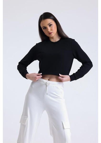 Siyah Bisiklet Yaka Crop Sweatshirt
