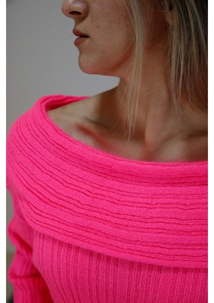 Kayık Yaka Örme Triko Kazak fırsatları