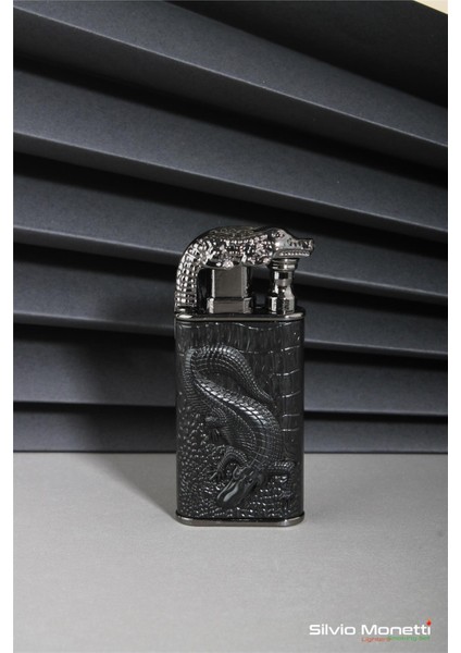 Siyah Kabartmalı Timsal Işlemeli Gazlı Çakmak 24CSM803MR01