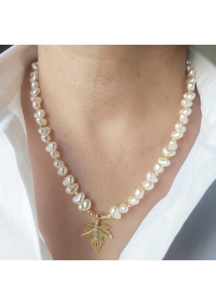 Yaprak Uçlu Özel Tasarım Kalp Şekilli incili Kolye 45 cm modelleri