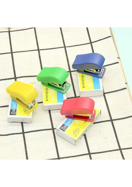 1 Adet Mini Zımba Seti 1 Taşınabilir Küçük Hediye Zımba Çocuk Öğrenciler Sevimli Kırtasiye Hediyeler Ofis Malzemeleri (Rastgele Renkler) (Yurt Dışından)