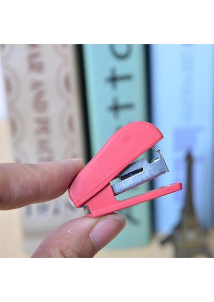 1 Adet Mini Zımba Seti 1 Taşınabilir Küçük Hediye Zımba Çocuk Öğrenciler Sevimli Kırtasiye Hediyeler Ofis Malzemeleri (Rastgele Renkler) (Yurt Dışından) fiyatları