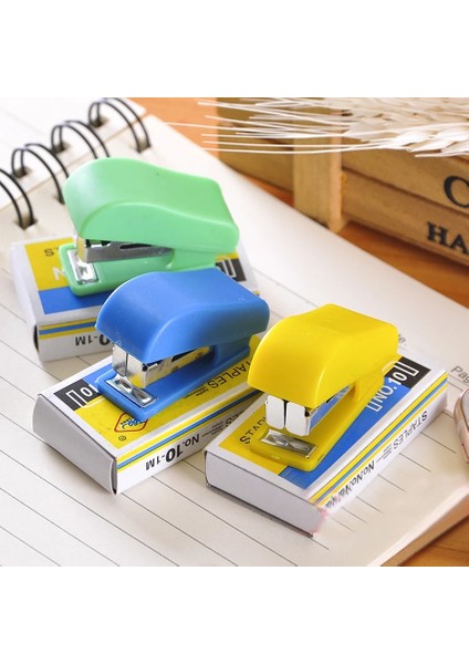 1 Adet Süper Kawaii Mini Küçük Zımba Faydalı Mini Zımba Zımba Seti Ofis Ciltleme Kırtasiye Renk Rastgele (Yurt Dışından)