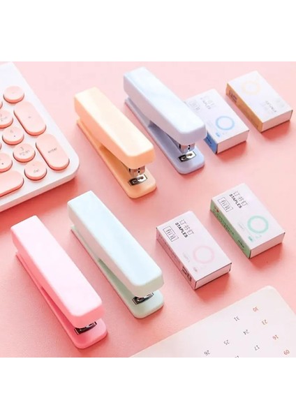 Pembe Tarzı 1 Takım Mini Zımba Zımba Kiti Taşınabilir Emek Tasarruflu No. 10 Zımba Ofis Öğrenci Kağıt Ciltleme Makinesi Zımba Kırtasiye (Yurt Dışından) fiyatları