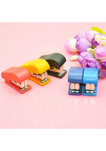 Rastgele 1 Renk Stili Mini Taşınabilir Renkli Zımba Seti Sevimli Ofis Okul Malzemeleri Kırtasiye Ataş Binder Kitap (Yurt Dışından) indirimleri