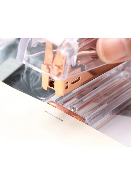 1000 Çivi Stili ile Rose Gold Yüksek Dereceli Şeffaf Plastik Zımba Çalışması Okul Ofisi Için Zımbalı Ciltleme Makinesi Kırtasiye Zımbası (Yurt Dışından) fırsatları