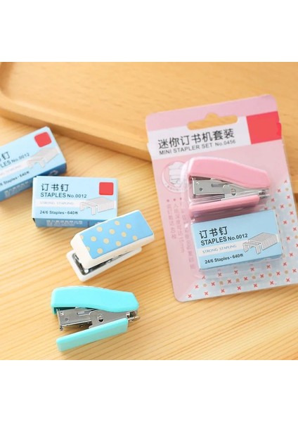 Ramdom Renk Stili Mini Zımba Seti Okul Kırtasiye Ofis Tedarik Ataş Binder Kitap Kanalizasyon Öğrenci Ödülü Doğum Günü Hediyesi Küçük Zımba (Yurt Dışından) fiyatları