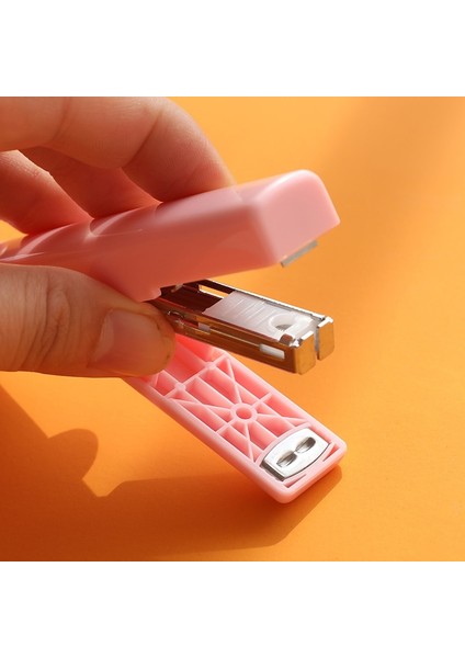 Mavi Takım Elbise Tarzı Sandro Kalem Zımba Öğrenci Malzemeleri Kawaii Mini Sevimli Küçük Ev Taşınabilir Taşıma Küçük No. 10 Tırnak Makinesi Seti (Yurt Dışından) fırsatları