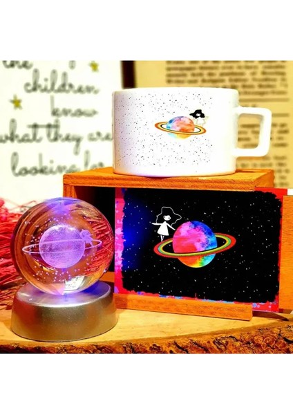 3D Satürn Kız Renk Değiştiren Işıklı Kristal Küre & Satürn Kutulu Kupa