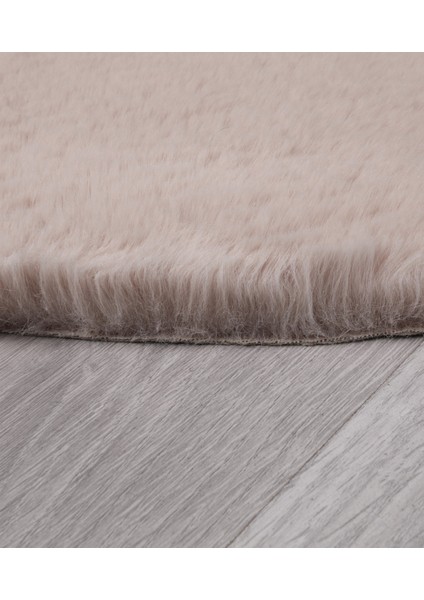 Dekoratif Tavşan Tüyü Ultra Yumuşak Peluş Kaymaz Halı Yolluk