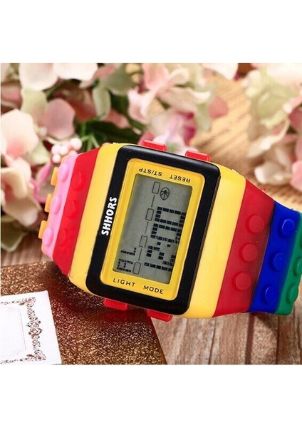 12 Erkek Kadın Dijital Saat Lüks Moda Rahat Unisex Renkli Spor Dijital Bilek Izle Hediye (Yurt Dışından) fiyatları