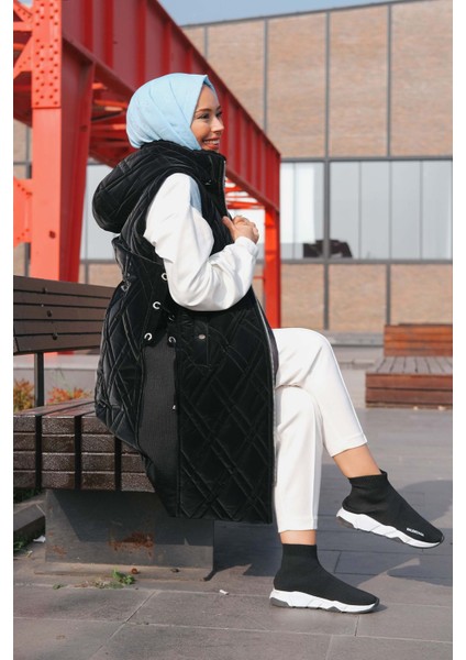 Kadın Yakası Kürklü Lastik Detaylı Kapitone Yelek MNL-025Y Siyah fırsatları