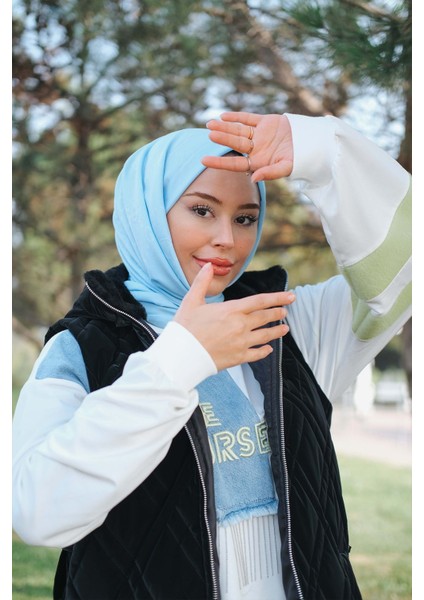 Kadın Yakası Kürklü Lastik Detaylı Kapitone Yelek MNL-025Y Siyah indirimleri