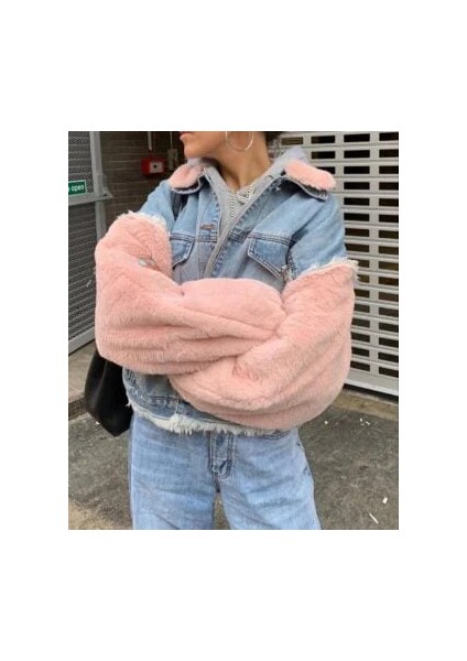 Perryeskadın Kol ve Yaka Kürkpeluş Detay Denim Ceket