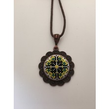 Tomars Yöresel Motif İşlemeli Kanaviçe Kolye