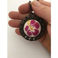 Tomars Yöresel Motif İşlemeli Kanaviçe Kolye