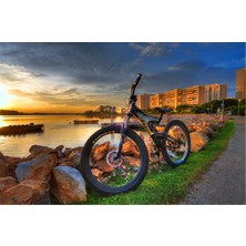 Deniz Kıyısında Bisiklet Kanvas Tablo