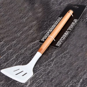 Büdü Discount Ahşap Saplı Silikon Spatula Delikli 32 cm