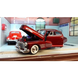1948 Chevy Aerosedan Fleetline Bordo 1:24 Model Araba