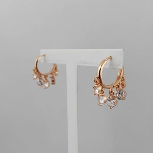 Zirkon Taşlı Pirinç Halka Küpe Shakira Model - Gold
