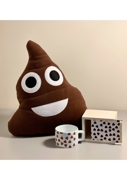 Poo Tasarımlı Yastık ve Kutulu Kupa Set