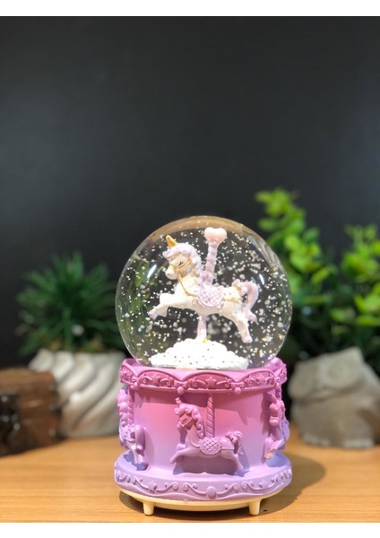 Çiko Toys Atlı Karınca Püskürtmeli Müzikli ve Işıklı Büyük Boy Kar Küresi