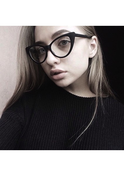 Kadın Güneş Gözlüğü Polarize Lensli Şeffaf Cam ve Siyah Çerçeve ile 145 mm modelleri