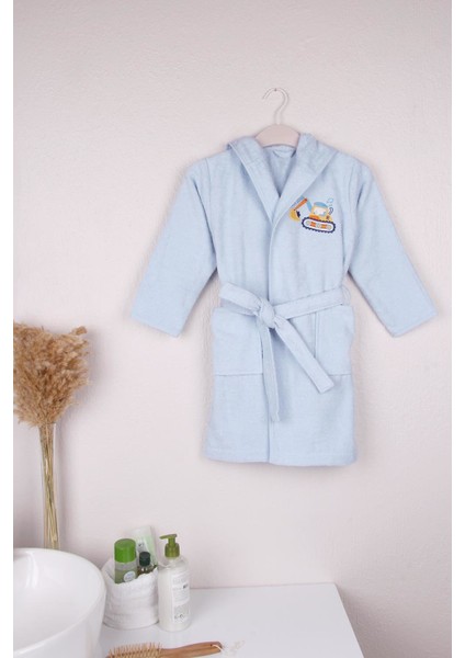 Pamuk Nakışlı Kapşonlu Erkek Çocuk Bornoz
