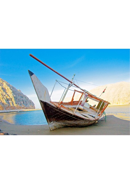 Kıyıda Terk Edilmiş Kayık Kanvas Tablo