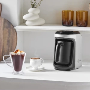 Hatır Hüps Közde Türk Kahvesi ve Sütlü Türk Kahvesi Makinesi Pearl White 5 Fincan Kapasiteli Bol Köpüklü