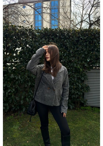 Kadın Siyah Kruvaze Yaka, Çift Düğme, Rahat Kalıp, Fitilli Kaşe Kumaş Ceket fırsatları