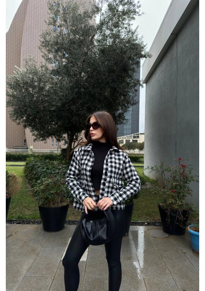 Kadın Siyah Çift Cepli, Pötikare Desenli, Rahat Kalıp, Kısa Tüvit Ceket fırsatları