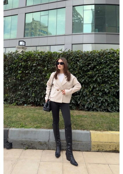 Kadın Bej Kruvaze Yaka, Çift Düğme, Rahat Kalıp, Fitilli Kaşe Kumaş Ceket indirimleri