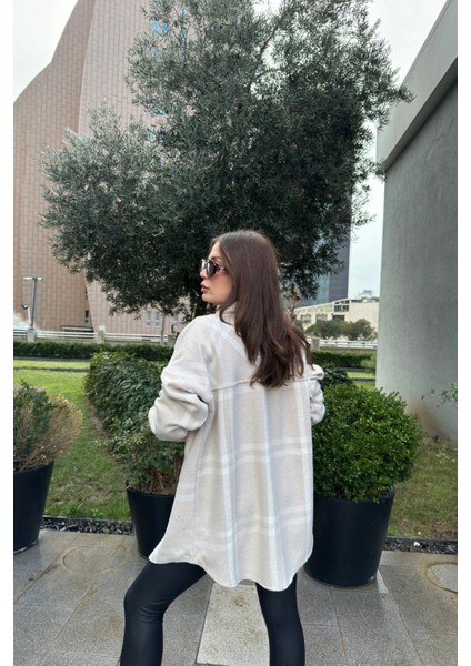 Kadın Bej Çift Cepli, Ekose Desenli, Rahat Kalıp, Uzun Kaşe Gömlek modelleri