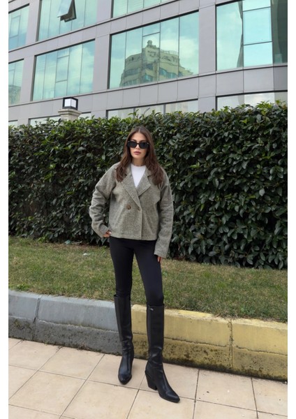 Kadın Hakı Kruvaze Yaka, Çift Düğme, Rahat Kalıp, Fitilli Kaşe Kumaş Ceket fiyatları