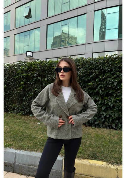 Kadın Hakı Kruvaze Yaka, Çift Düğme, Rahat Kalıp, Fitilli Kaşe Kumaş Ceket indirimleri