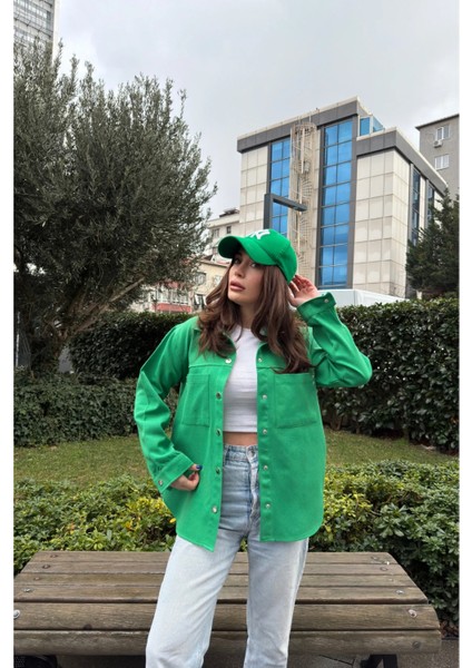 Kadın Yeşil Uzun Kol, Çift Cep, Arkası Pliseli, Eteği Oval Kesim, Yırtmaçlı, Gabardin Gömlek Ceket fırsatları