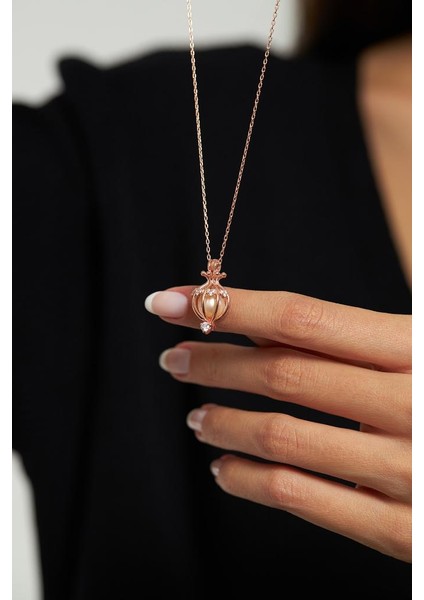 Zirkon Taşlı Rose Kalp Motifli Incili Kafes Gümüş Kolye