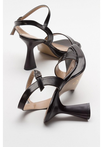 Tek Bantlı Platformlu Kadın Topuklu Sandalet Siyah Zara fırsatları